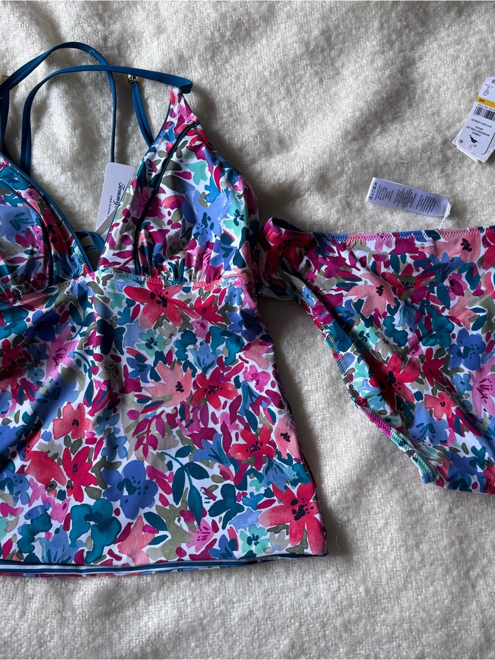 Tommy Bahama Watercolor Floral Reversible Halter Tankini Top And Hipster Bottoms - Picture 7 of 12